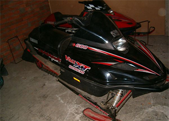 boubas_metsovo_snowmobile-yamaha_vmax_xt_600_black